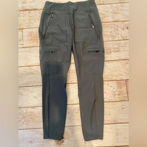 Athleta cargo style athletic pants/joggers. Grey. EUC. 8p